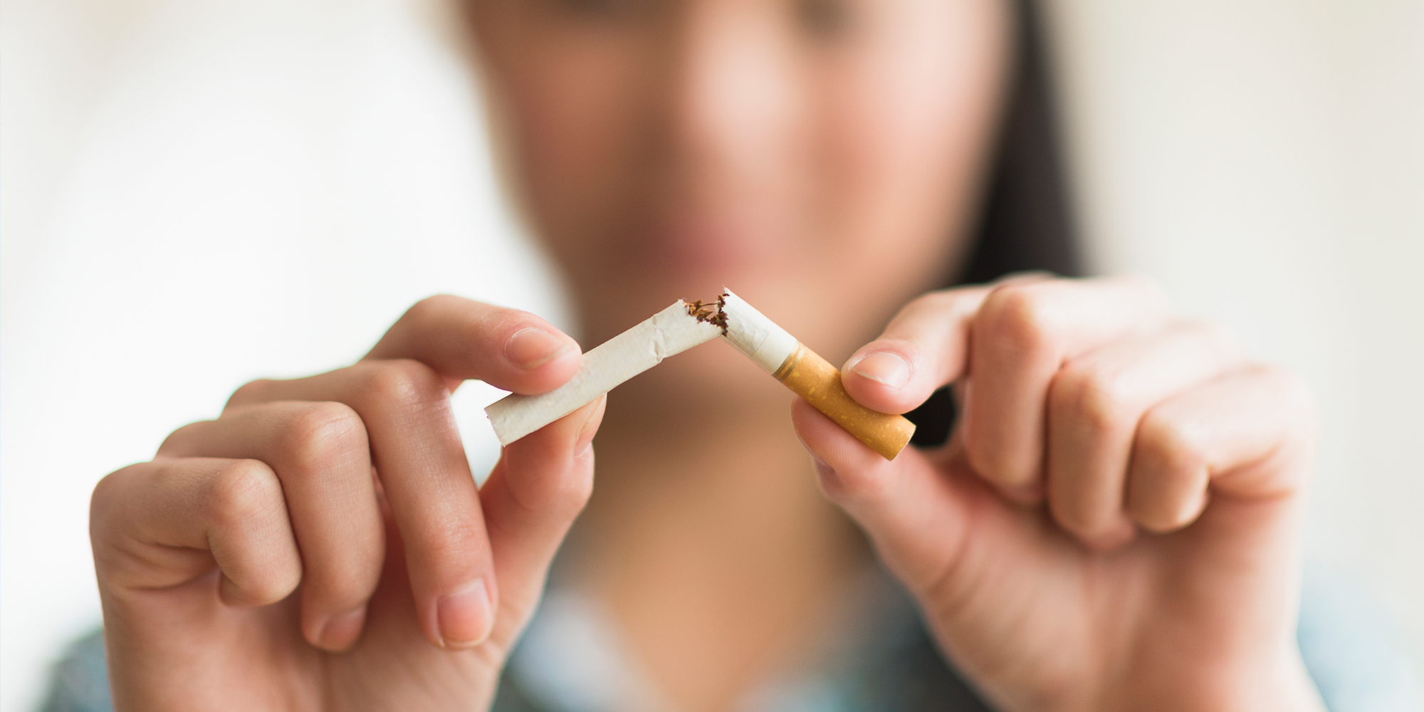 A necklace smart enough to help you stop smoking