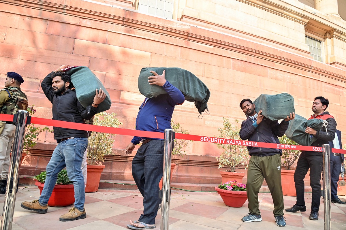 Union Budget 2023: Copies of Budget in sacks arrived at Parliament premises