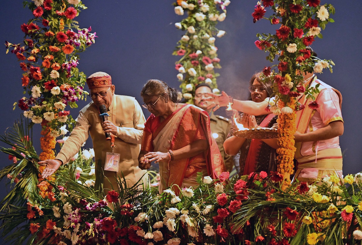 Ganga Aarti: President Droupadi Murmu at Dashashwamedh Ghat