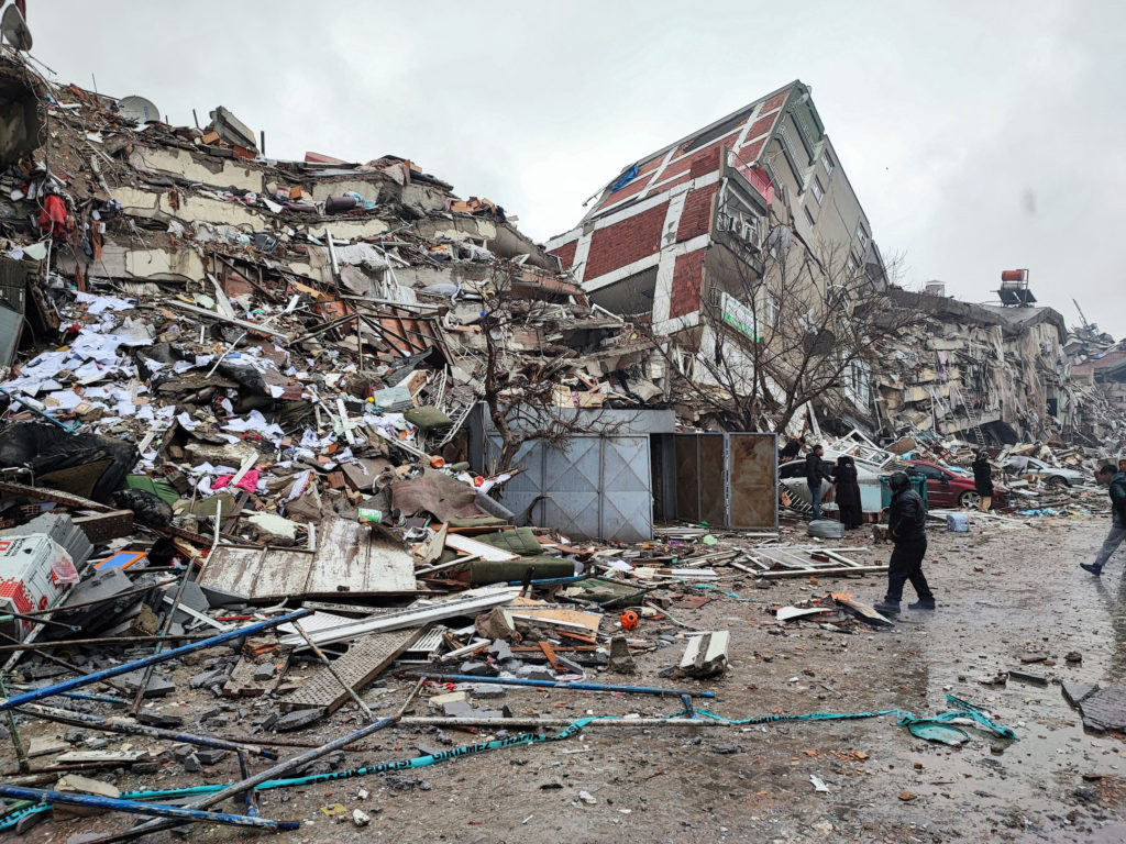 Mumbai: 2 Killed in building collapse near Nanavati Hospital