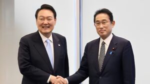 Japan, South Korea agree to mend ties after 12 years