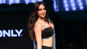 Kiara Advani blushes as paparazzi asked about her married life