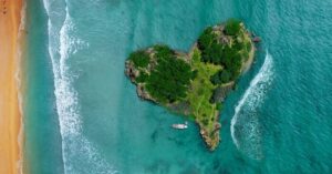 5 Amazing Heart-Shaped Island