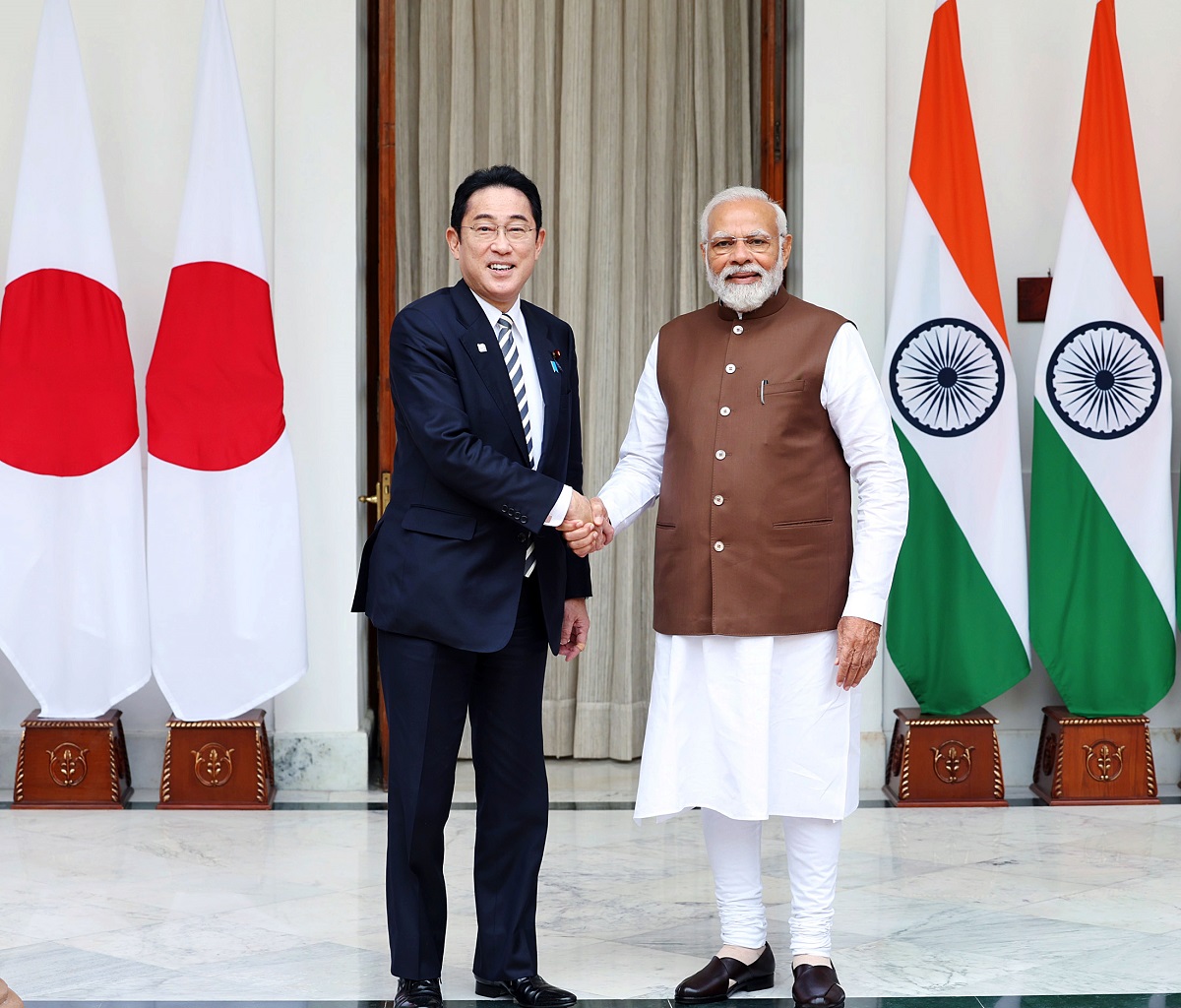 PM Narendra Modi meets with Japanese PM Fumio Kishida