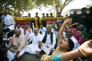 After raid, CBI to question Lalu Yadav on land-for-job case