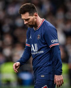 Why is Messi getting booed by PSG fans?