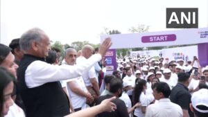 Jaipur: Ashok Gehlot launches ‘JITO Ahimsa Run’