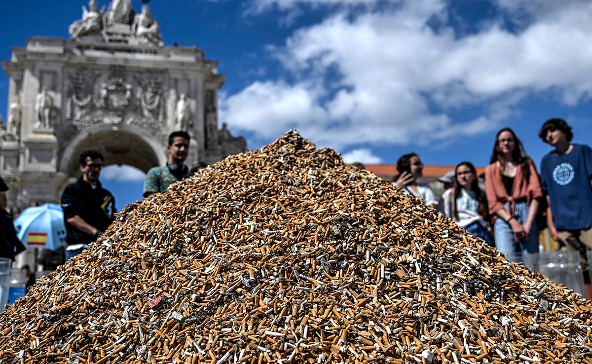 This is what a hill made of 650,000 cigarette butts looks like