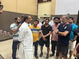 Muraleedharan interacts with Indians at transit facility in Jeddah