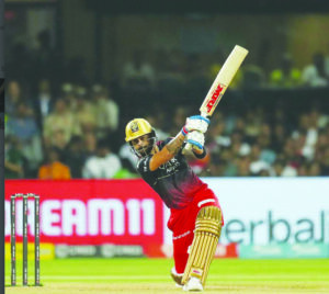 Kohli, du Plessis power RCB to thumping 8-wicket win over MI