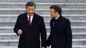 Chinese President Xi Jinping meets French President Macron