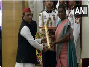 Akhilesh receives Padma Vibhushan for his late father Mulayam Singh Yadav