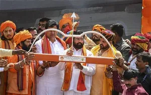 Maharashtra Chief Minister: Shiv Sena  unfurls Sffron flag all over Maharashtra