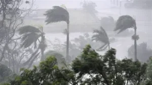 Residents flee as cyclone Ilsa approaches northwest Australia