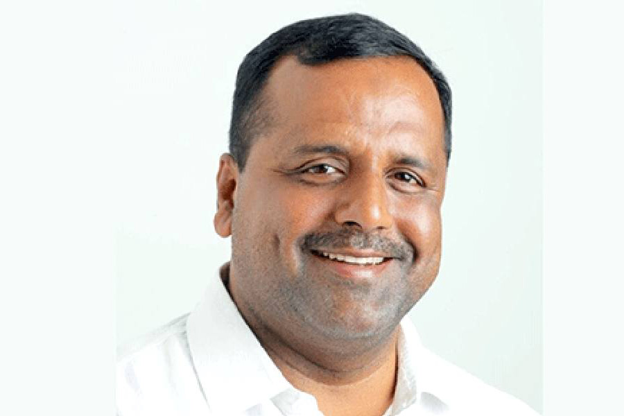 Congress leader U T Khader files nomination paper