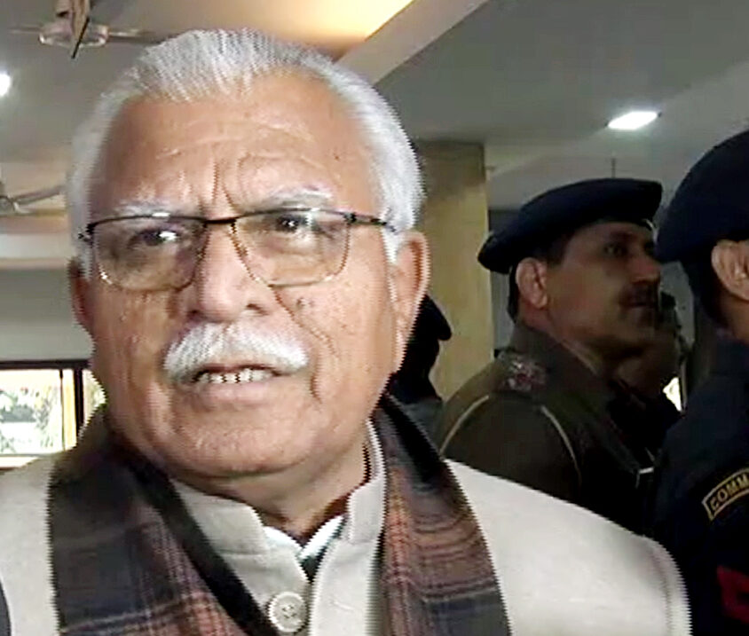 Khattar takes stock of state projects over Rs 100 crore