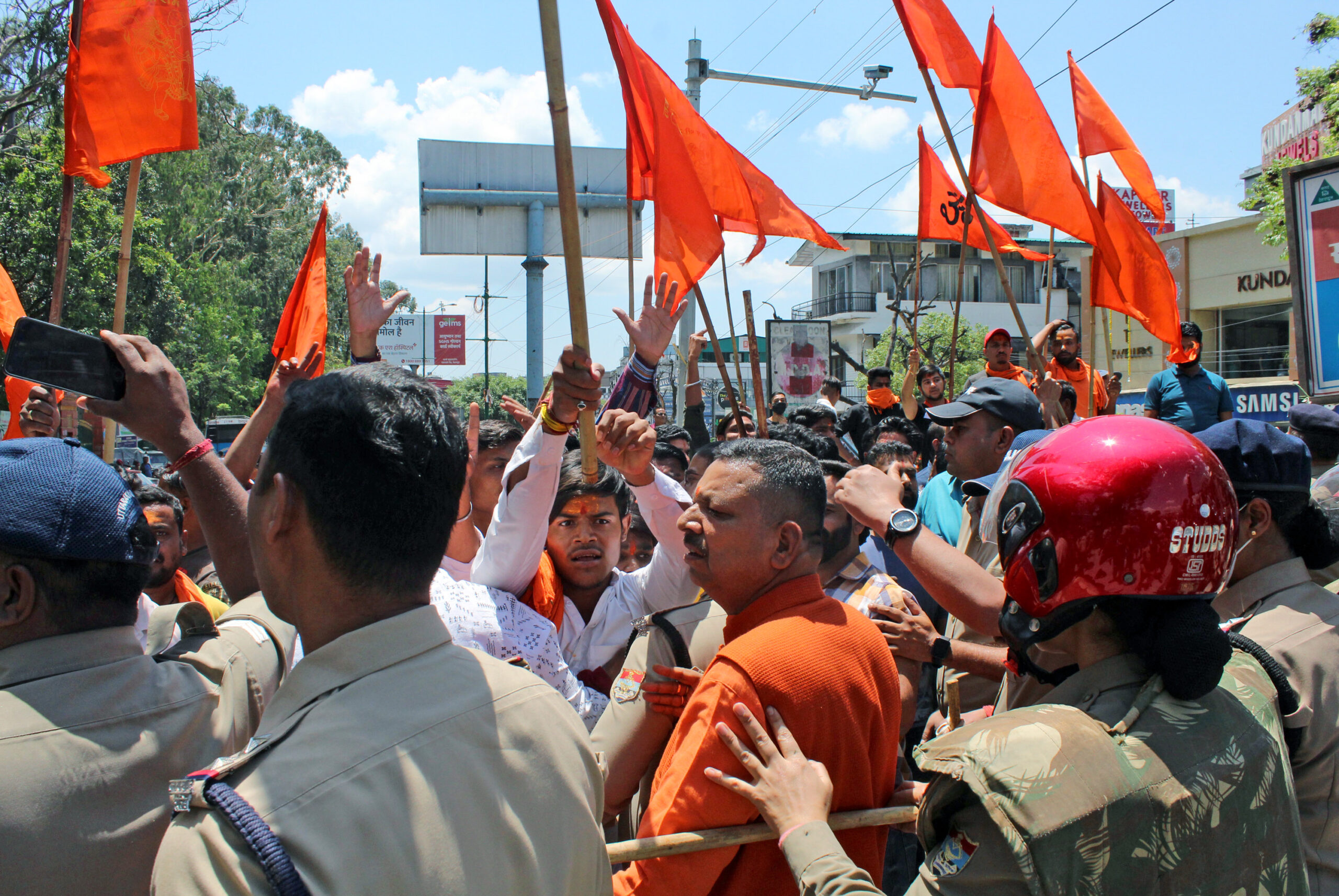 VHP, Bajrang dal stage protest across state