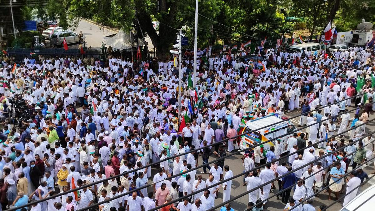 Kerala: On second anniversary of LDF government, UDF stages massive protest