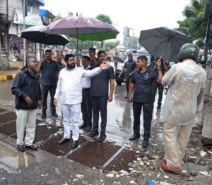 Eknath Shinde visits flood-affected areas at Milan subway