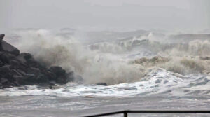 Tamil Nadu: Severe sandstorm disrupts normal life in Rameswaram