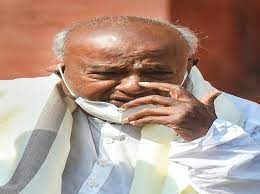 Devegowda stands by Railway Minister amidst calls for resignation