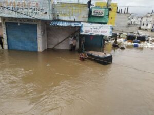 Pakistan :Heavy downpour lashes 4 districts ,7 killed & 72 injured