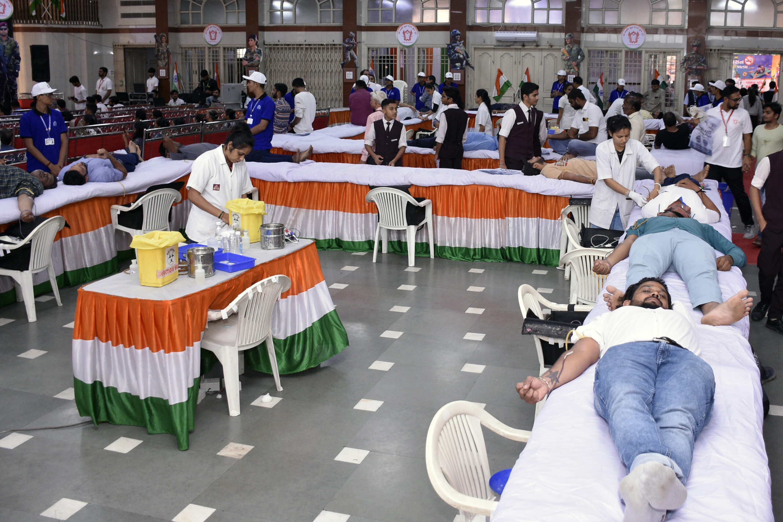 People donate blood on the occasion of Kargil Vijay Diwas