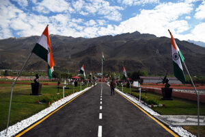 Kargil Vijay Divas: Defence Minister Rajnath Singh lays wreath in honor of fallen jawans