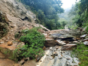 Uttarakhand: Gangotri-Yamunotri Highway is blocked due to falling debris