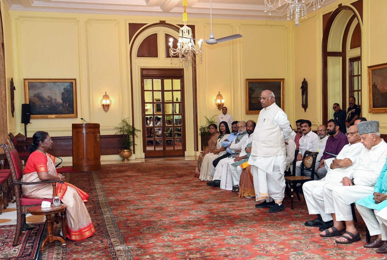 “Both Union and state govts must fulfil their duties…”: Oppn delegation briefs President Murmu on Manipur situation