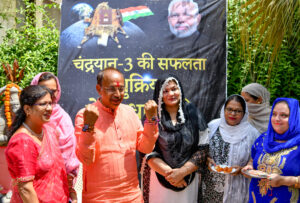 BJP leader Vijay Goel celebrates Raksha Bandhan festival with Muslim community women