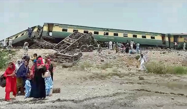 Pak authorities to conduct inspection on railway accident that killed 31