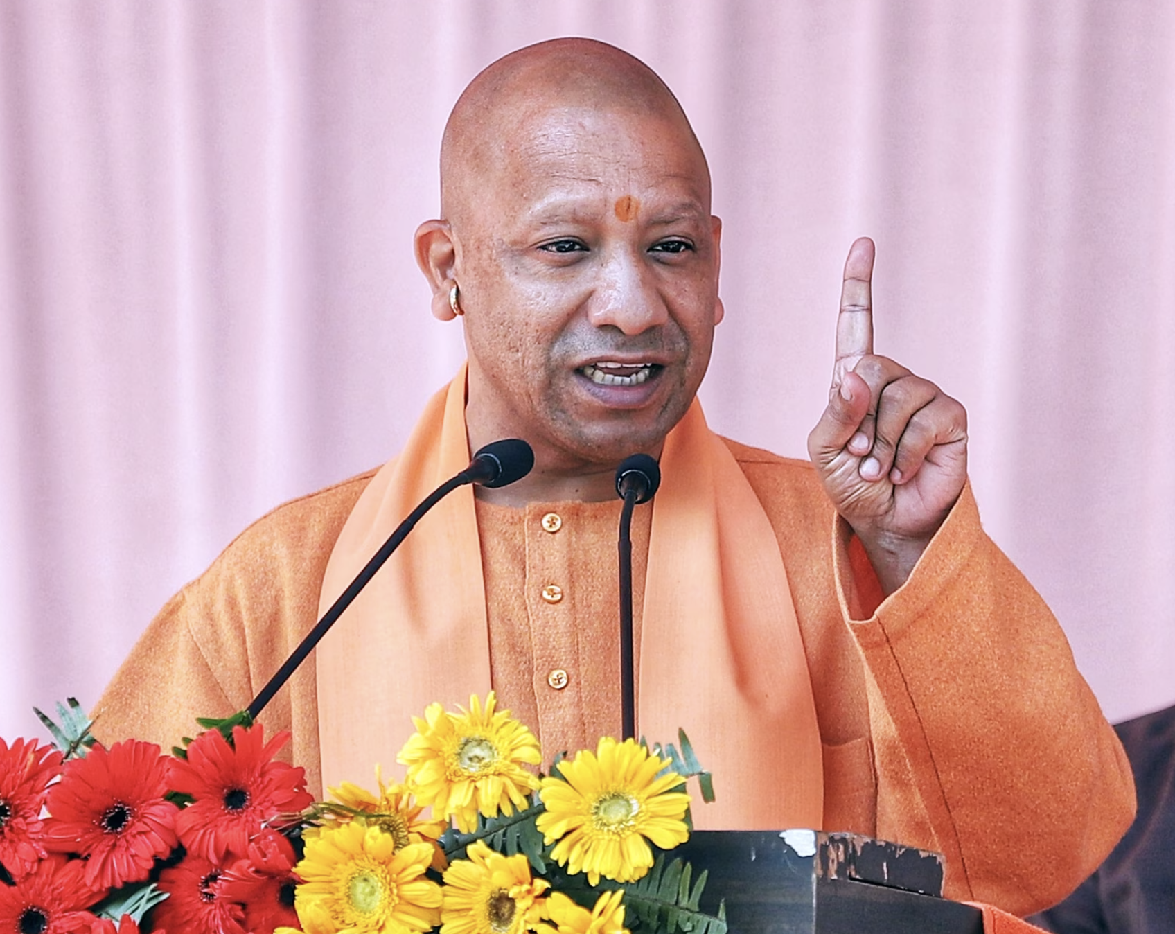 UP CM Yogi at Janata Darshan in Gorakhpur