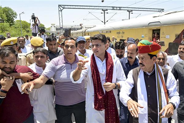 Sachin Pilot’s enthusiastic welcome in Dudu