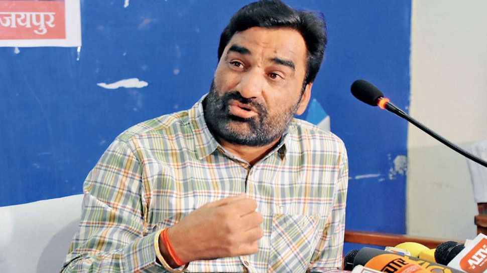 RLP’s Beniwal slams ruling parties; calls for student union elections