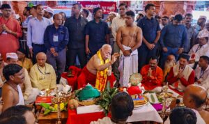 Mohan Bhagwat leads special Ganesh Chaturthi puja at iconic Dagdusheth pandal