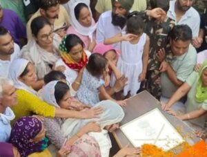 Martyr Col Manpreet Singh’s family conducts his last rites