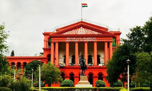 Karnataka High Court Says Government Should Consider Bringing Age Limit For Social Media Use; School Children So Addicted To It