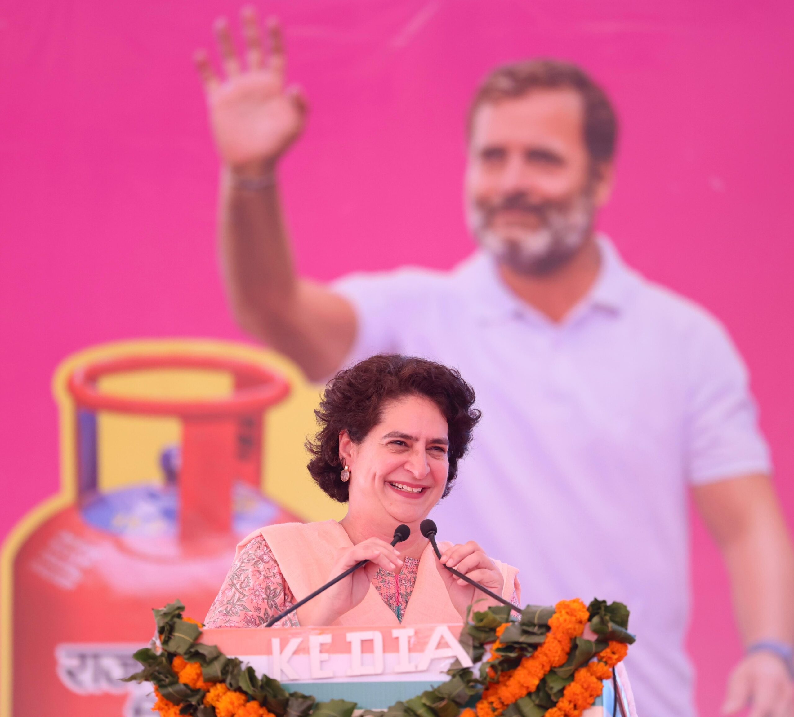 Priyanka Gandhi connects with voters in Jhunjhunu rally