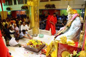 Devotees flock to Shirdi’s Sai Baba Temple on ‘Vijaya Dashmi’