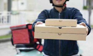 Angry over ‘late’ delivery of pizza, man assaults parcel carrier