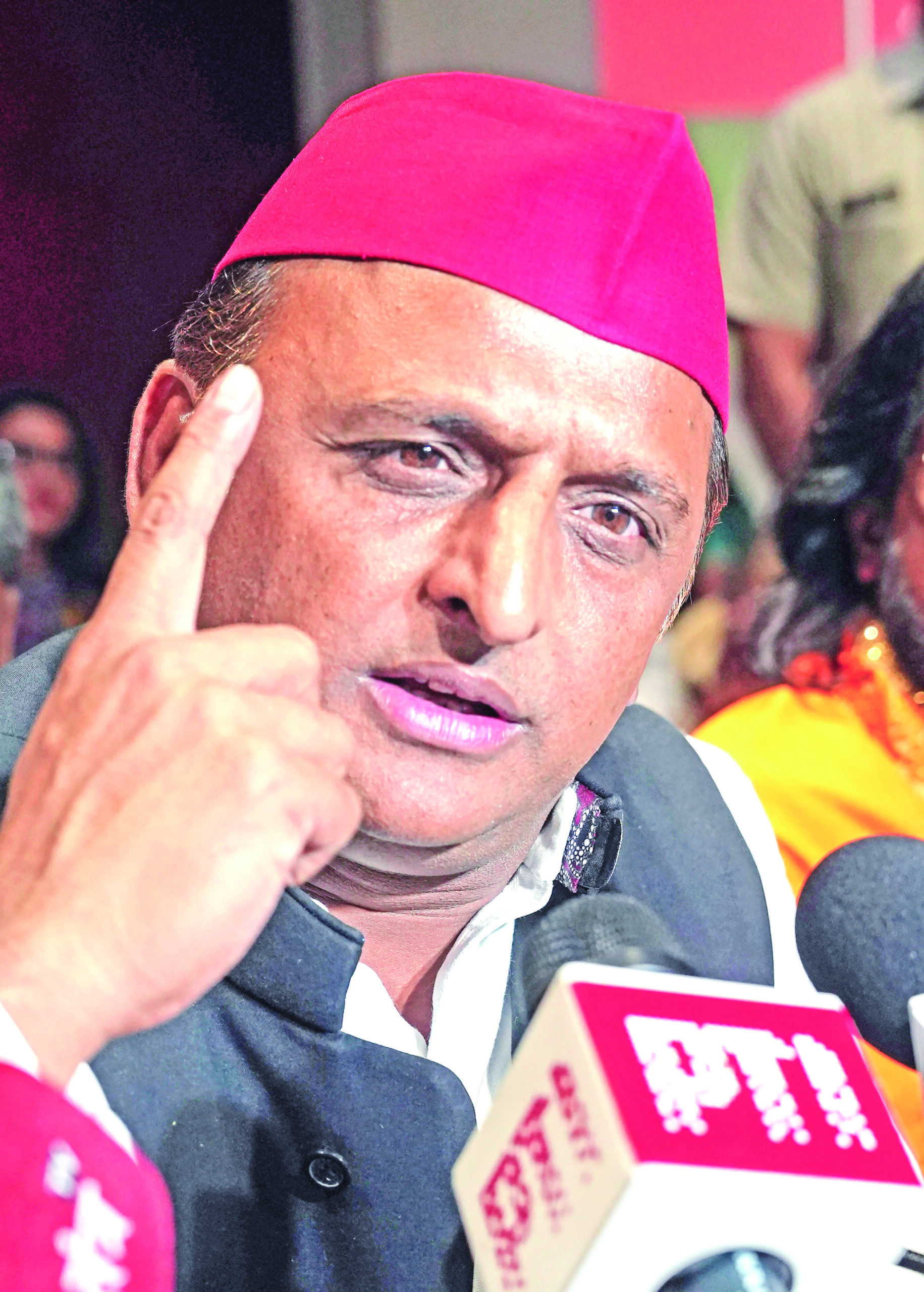 Akhilesh Yadav criticises Congress over Madhya Pradesh seats