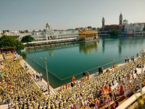 Punjab CM and Youth Pray for a Drug-Free State at Sri Harmandir Sahib