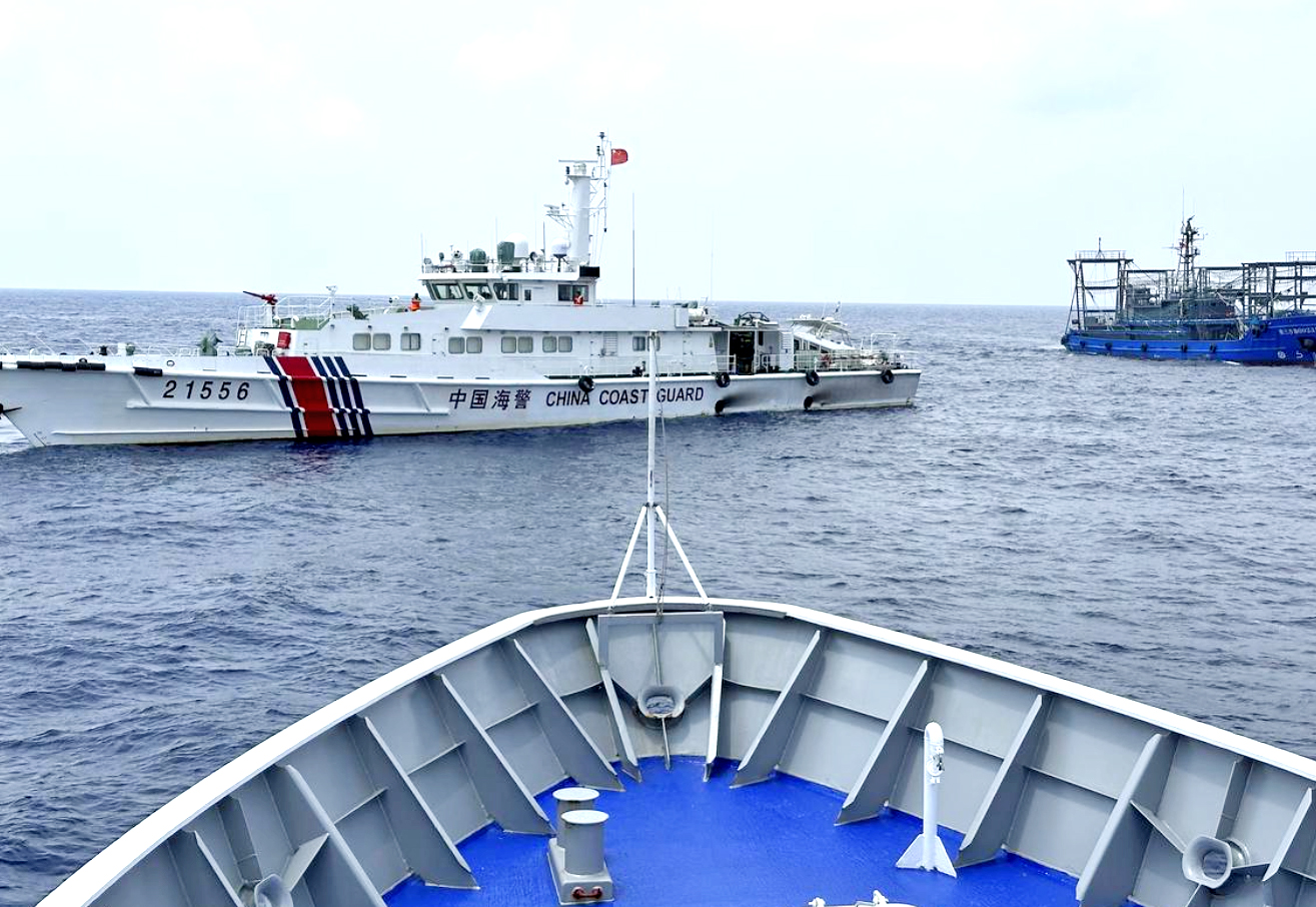 Chinese vessels collide with Philippine ships in South China Sea