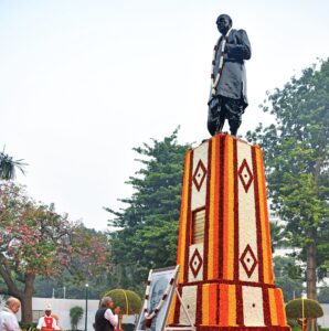 Vice President Jagdeep Dhankhar pays tribute to Sardar Vallabhbhai Patel