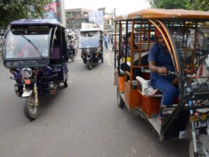 Activists call for e-rickshaws to complement train services