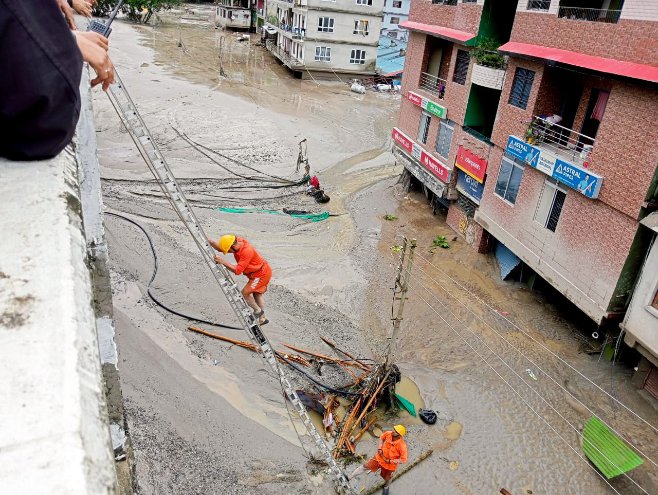 Sikkim flash floods: NDRF rescues 7 people in Singtam after a cloudburst