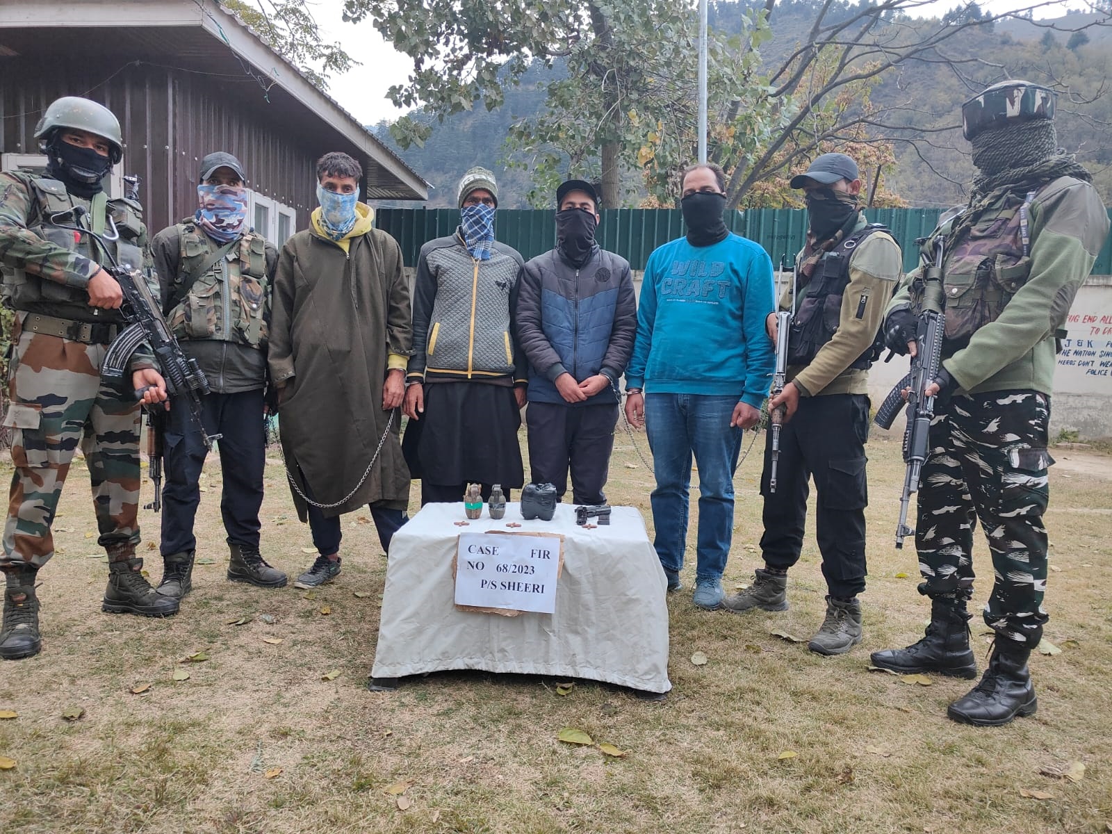 Baramulla police arrests four LeT/TRF terrorist associates; recovers arms and ammunition