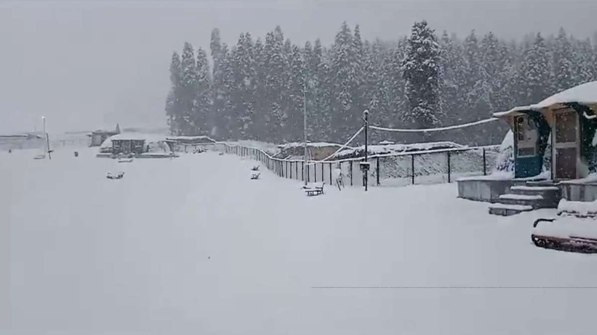 Winter’s first snowfall blankets Gulmarg and upper Jammu Kashmir