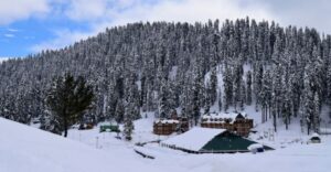 Gulmarg Blanketed in Snow as Season’s First Snowfall Arrives